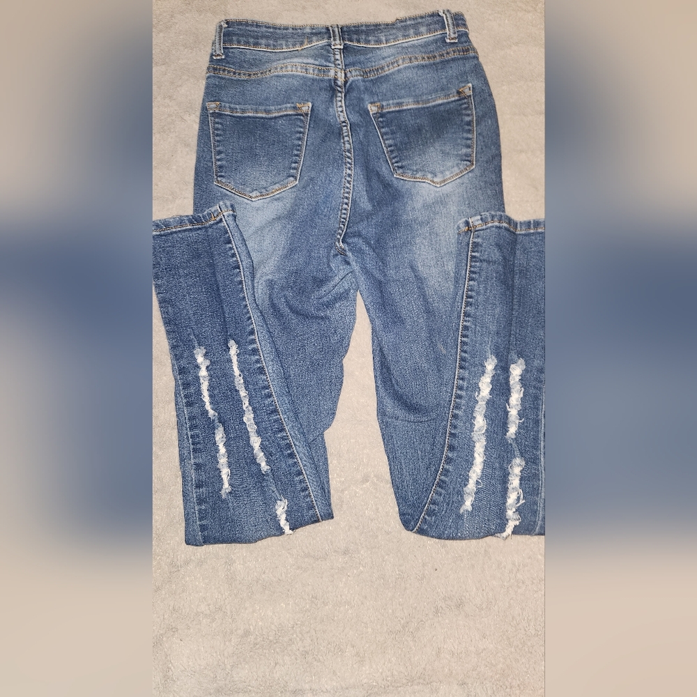 FASHION NOVA SKINNY JEANS ! - Picture 5 of 6
